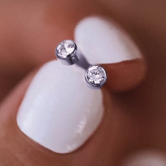 🔵𝟲𝟱%𝗢𝗙𝗙 𝗯𝘂𝗻𝗱𝗹𝗲𝘀 𝟯+🔵 NEW Bezel Rhinestone Stainless Steel Studs - Picture 11 of 16
